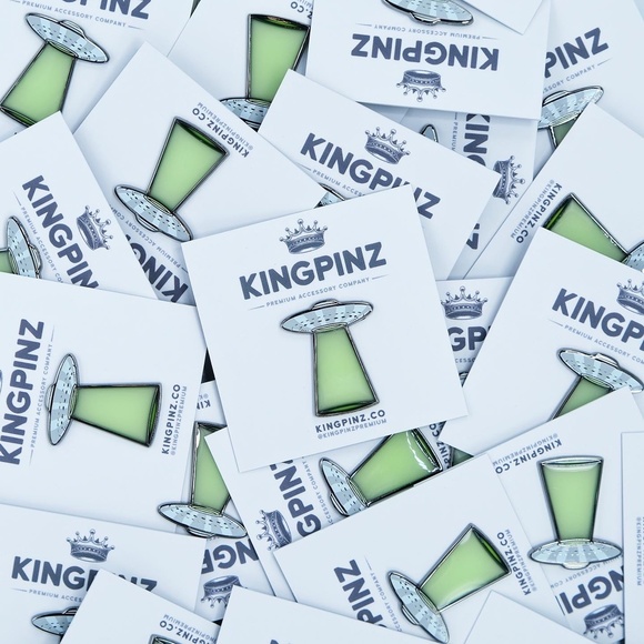 UFO Lapel Pin - Green - Picture 2 of 4